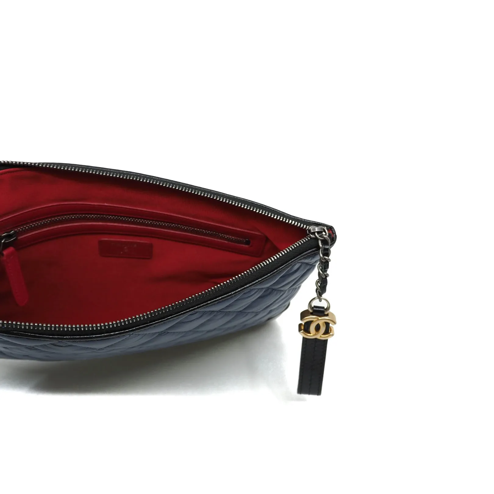 Gabrielle Zip Clutch Bag In Calfskin Quilted Navy And Black Multi Hardware Seri 25