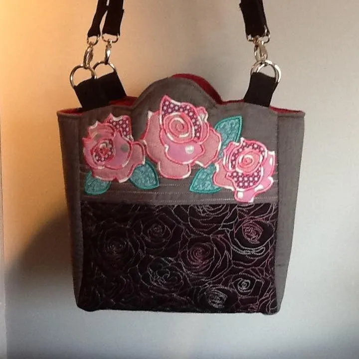 Quilted Roses Bag 6x10 7x12