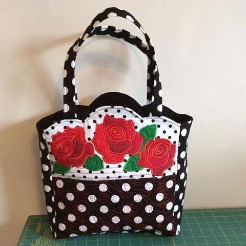 Quilted Roses Bag 6x10 7x12